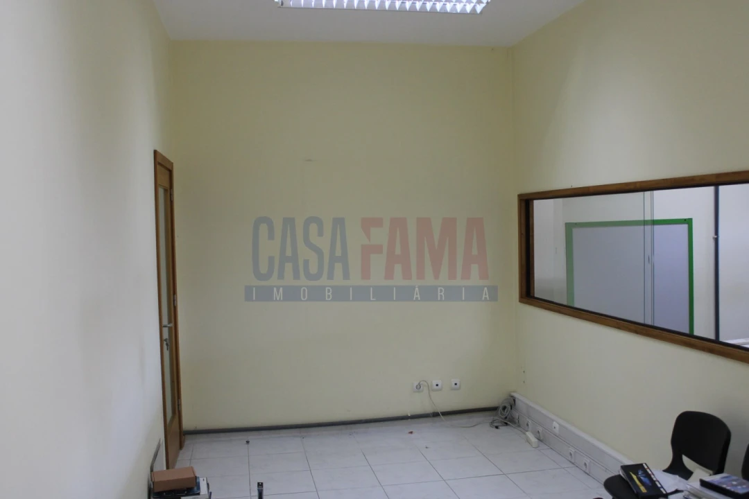 Armazém para Venda em Castêlo da Maia Foto 16