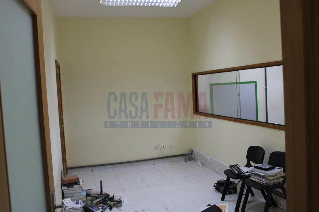 Armazém para Venda em Castêlo da Maia Foto 17