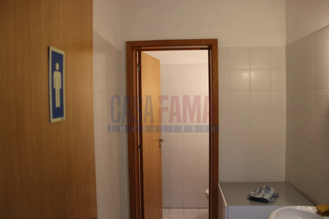 Armazém para Venda em Castêlo da Maia Foto 21