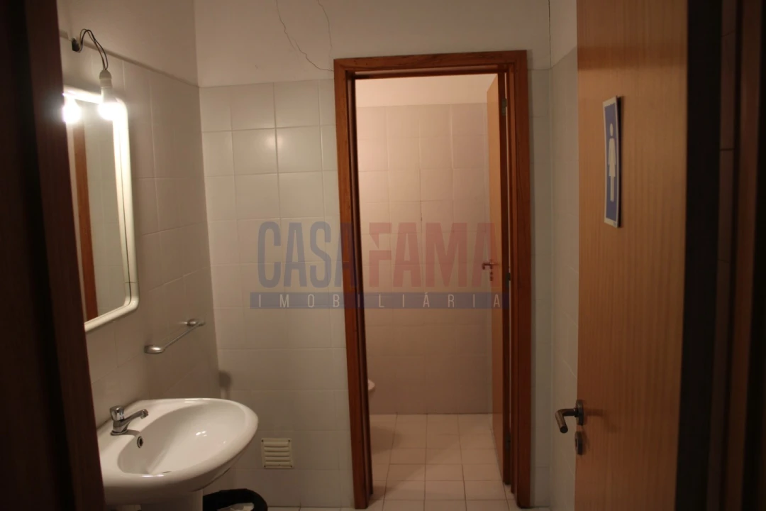 Armazém para Venda em Castêlo da Maia Foto 24