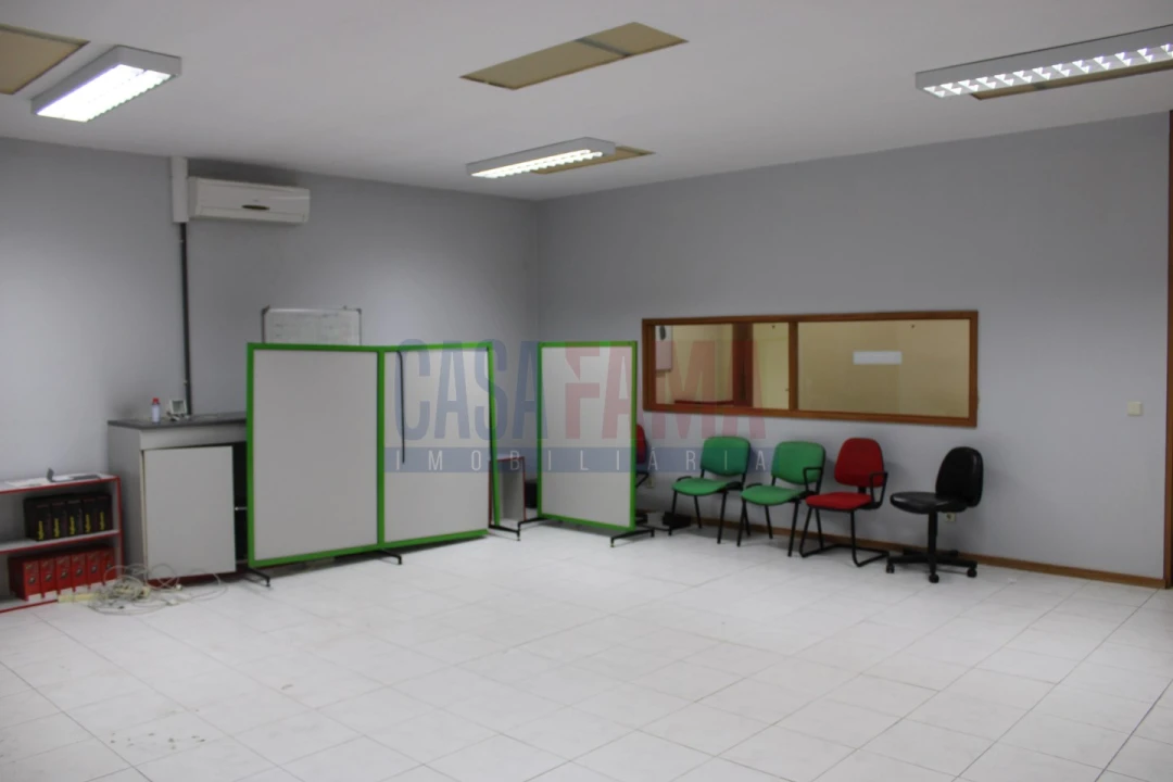 Armazém para Venda em Castêlo da Maia Foto 25