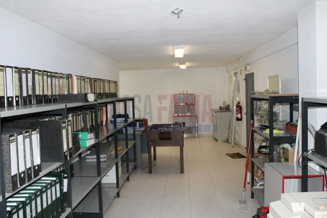 Armazém para Venda em Castêlo da Maia Foto 31
