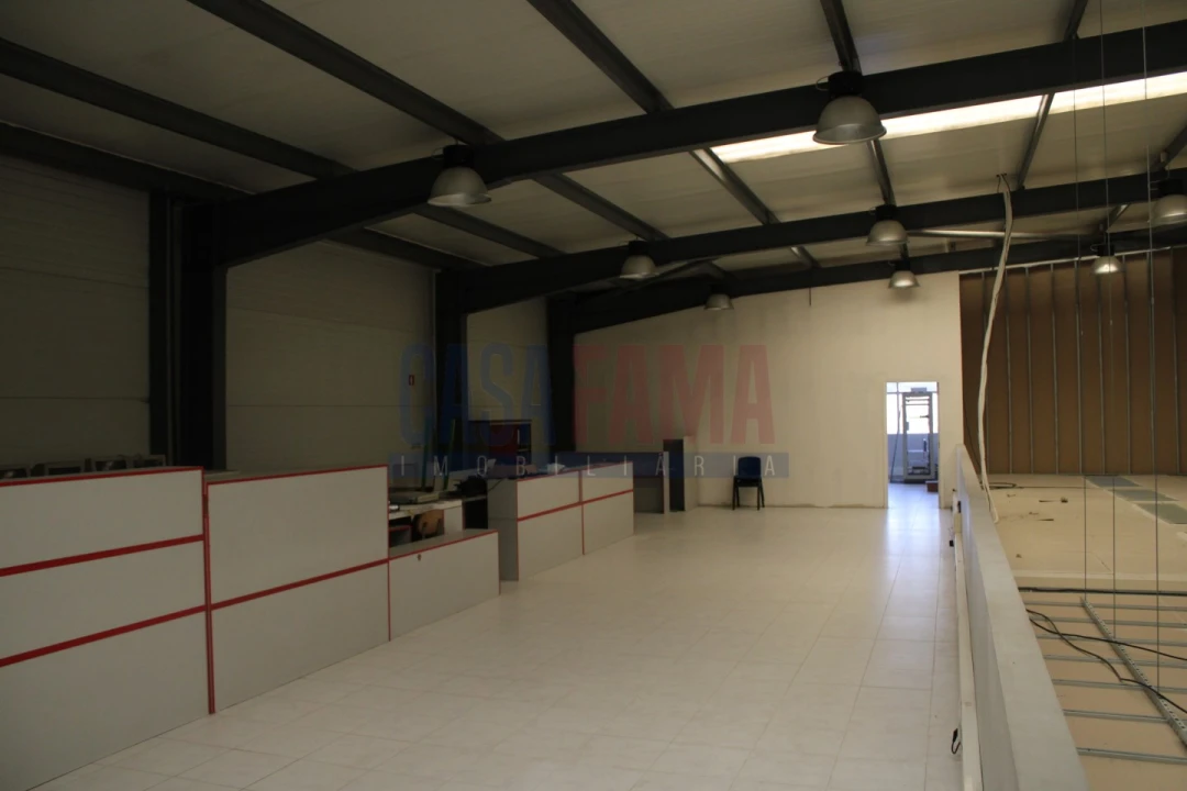 Armazém para Venda em Castêlo da Maia Foto 33