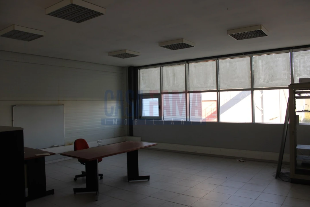 Armazém para Venda em Castêlo da Maia Foto 37