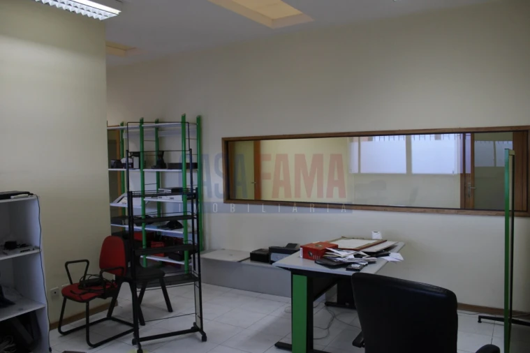 Armazém para Venda em Castêlo da Maia Foto 12