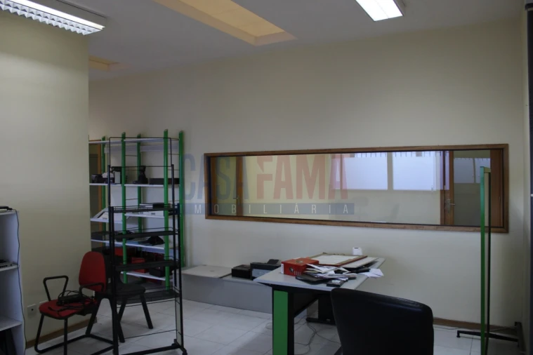 Armazém para Venda em Castêlo da Maia Foto 13