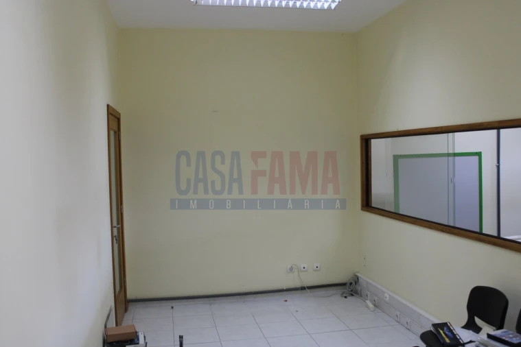 Armazém para Venda em Castêlo da Maia Foto 16