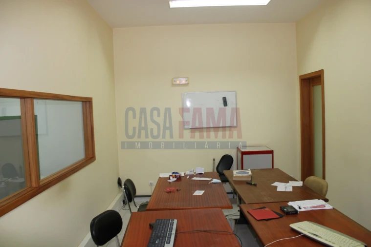 Armazém para Venda em Castêlo da Maia Foto 18