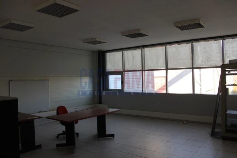 Armazém para Venda em Castêlo da Maia Foto 37