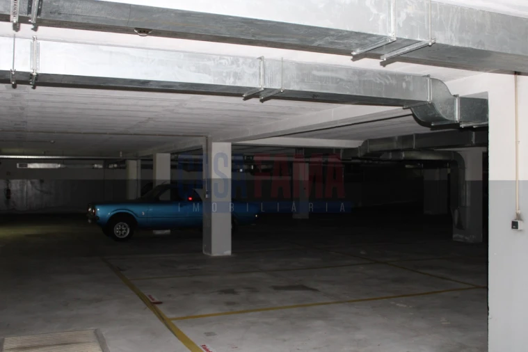 Armazém para Venda em Castêlo da Maia Foto 52