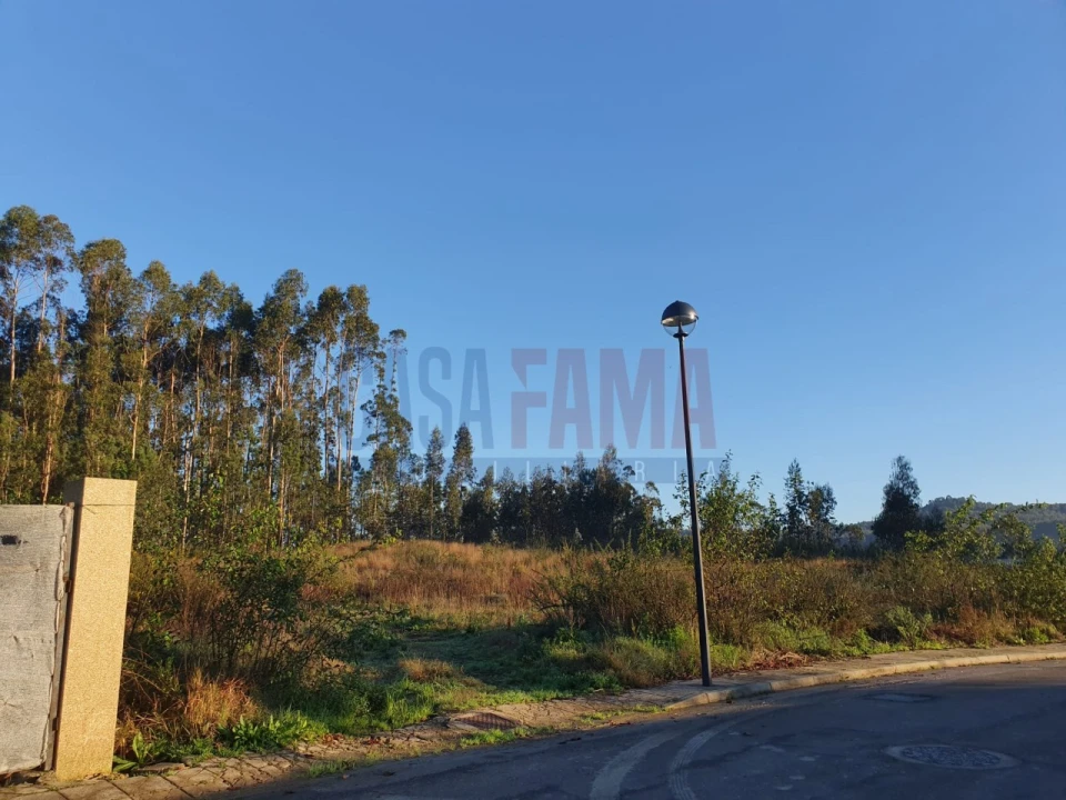 Terreno para Venda em Vilarinho das Cambas Foto 2