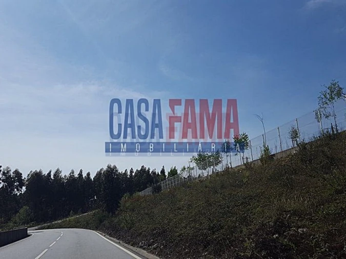 Terreno Comércio / Armazém para Venda em Lousado