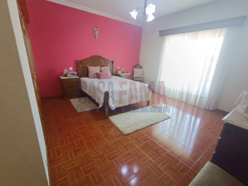 Moradia T3 para Venda em Vilarinho das Cambas Foto 17