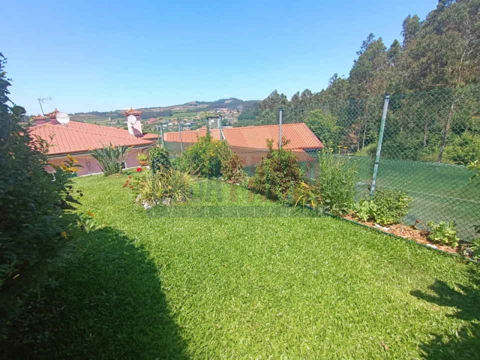 Moradia T3 para Venda em Vilarinho das Cambas Foto 25