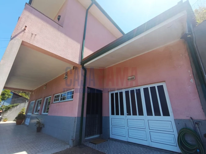 Moradia T3 para Venda em Vilarinho das Cambas Foto 1