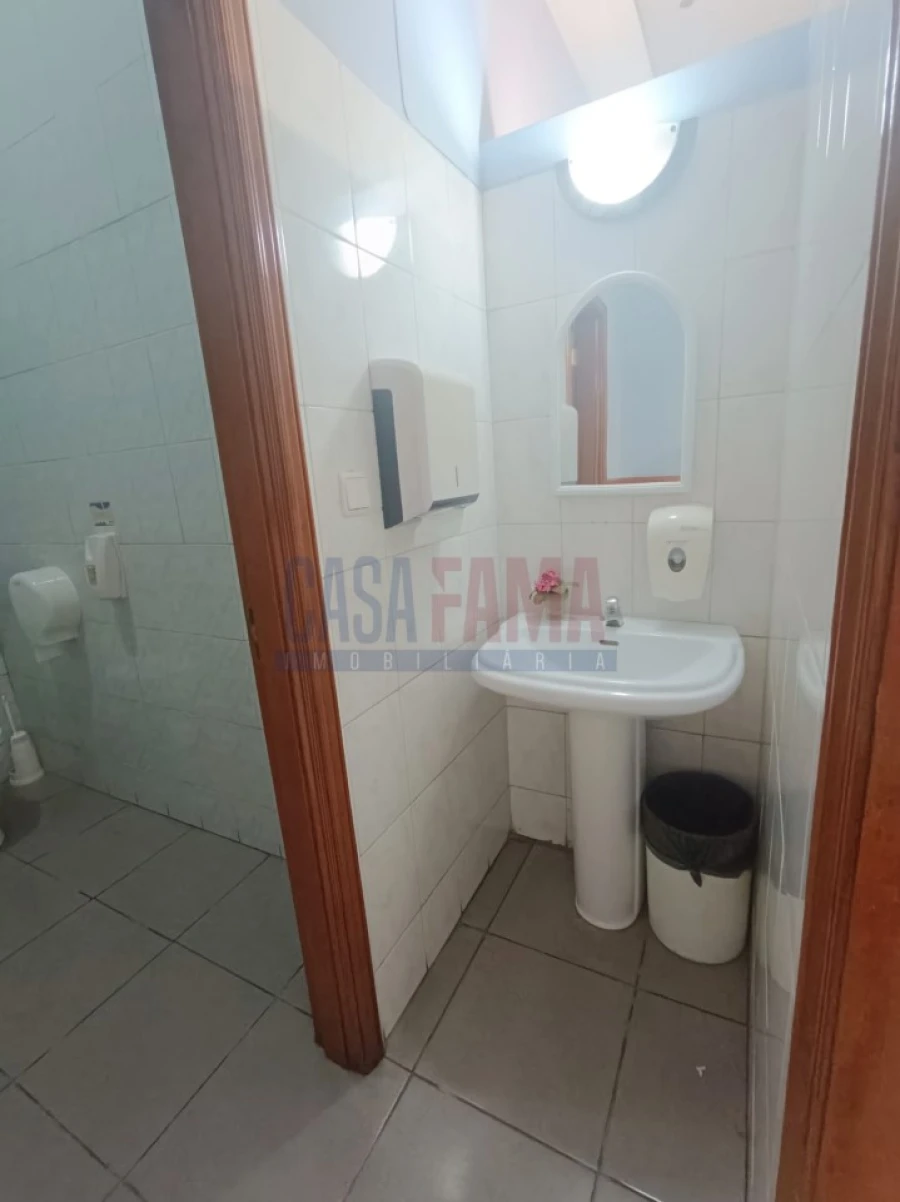 Moradia T3 para Venda em Vilarinho das Cambas Foto 16