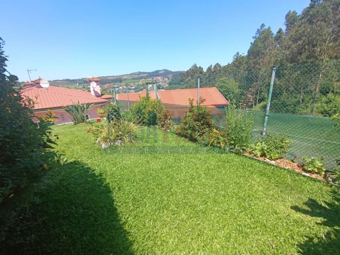 Moradia T3 para Venda em Vilarinho das Cambas Foto 25