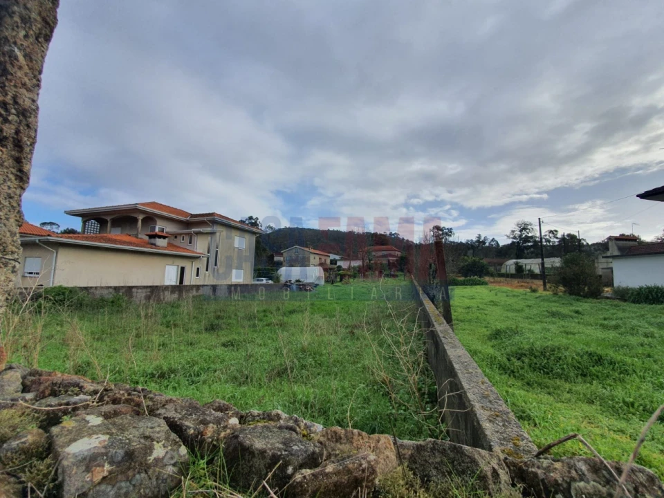 Terreno para Venda em Carreira e Refojos de Riba de Ave Foto 5