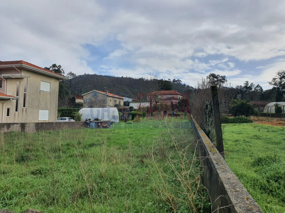 Terreno para Venda em Carreira e Refojos de Riba de Ave Foto 10