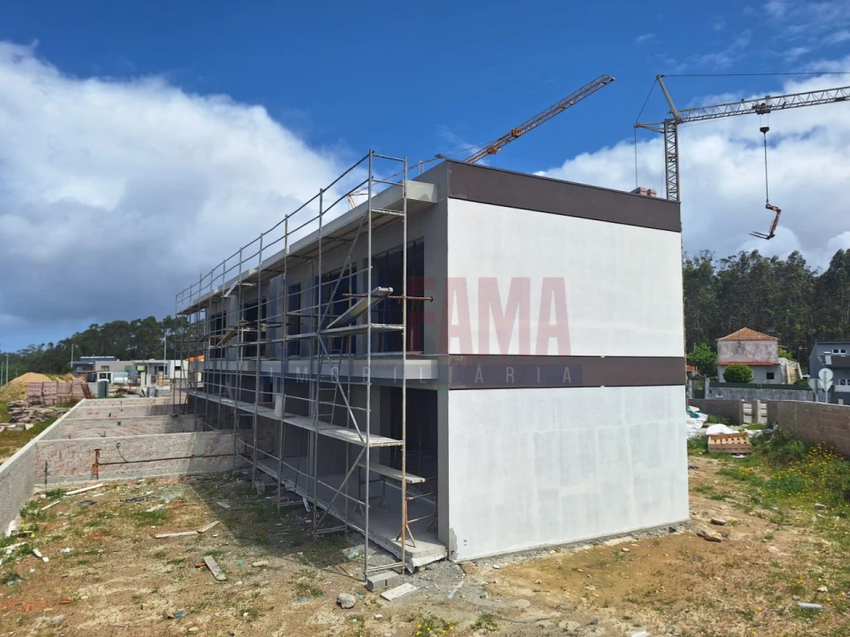 Moradia T3 para Venda em Arvore Foto 2