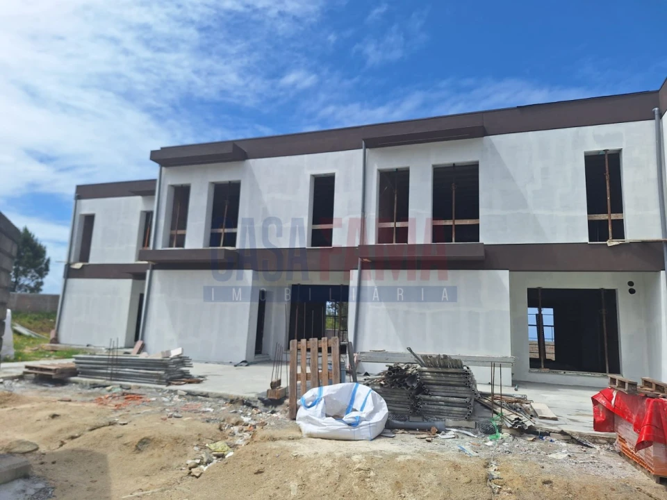 Moradia T3 para Venda em Arvore Foto 7