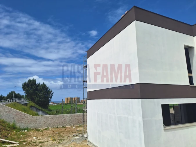 Moradia T3 para Venda em Arvore Foto 3