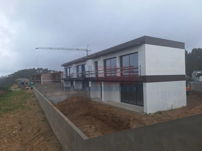 Moradia T3 para Venda em Arvore Foto 9