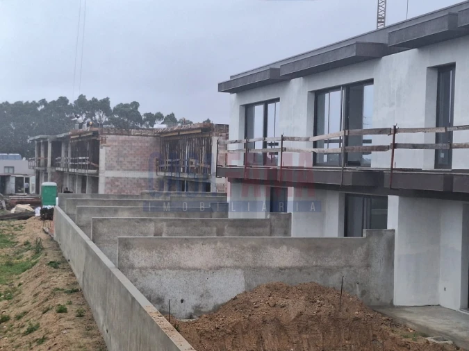 Moradia T3 para Venda em Arvore Foto 15