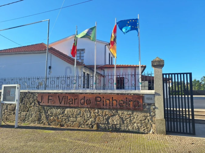 Terreno para Venda em Vilar de Pinheiro Foto 11
