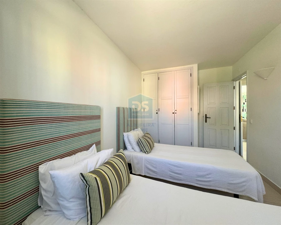 Apartamento T2 para Venda em Quarteira Foto 9