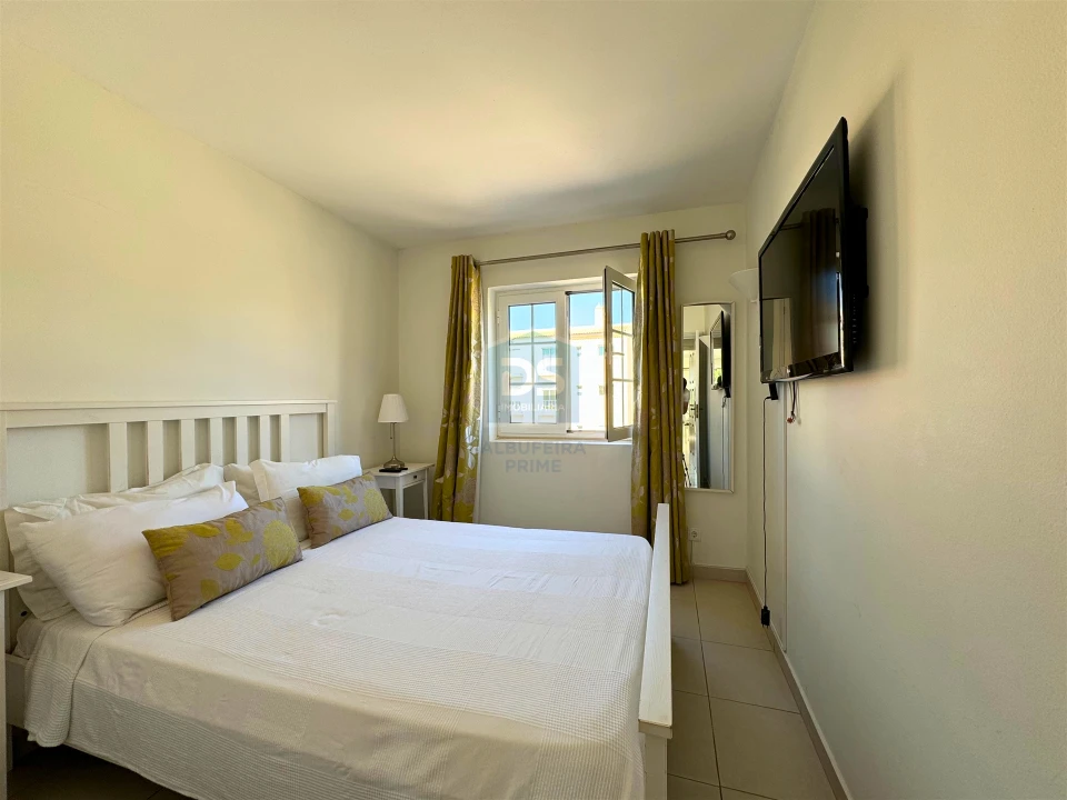 Apartamento T2 para Venda em Quarteira Foto 7