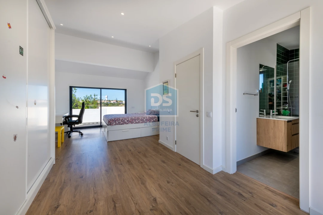 Moradia T6 para Venda em Albufeira e Olhos de Água Foto 6