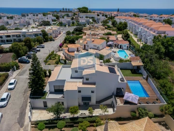 Moradia T6 para Venda em Albufeira e Olhos de Água