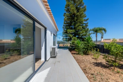 Moradia T6 para Venda em Albufeira e Olhos de Água