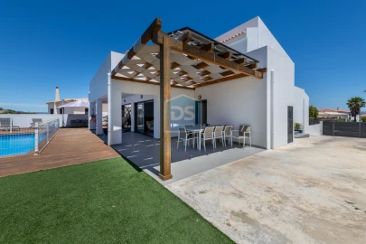 Moradia T6 para Venda em Albufeira e Olhos de Água