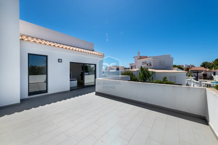 Moradia T6 para Venda em Albufeira e Olhos de Água Foto 10