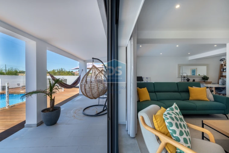 Moradia T6 para Venda em Albufeira e Olhos de Água Foto 2
