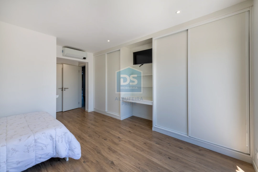 Moradia T6 para Venda em Albufeira e Olhos de Água Foto 21