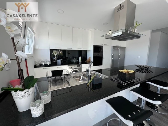 Apartamento T3 para Venda em Pontinha e Famões Foto 13