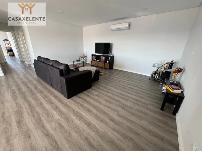 Apartamento T3 para Venda em Pontinha e Famões Foto 11