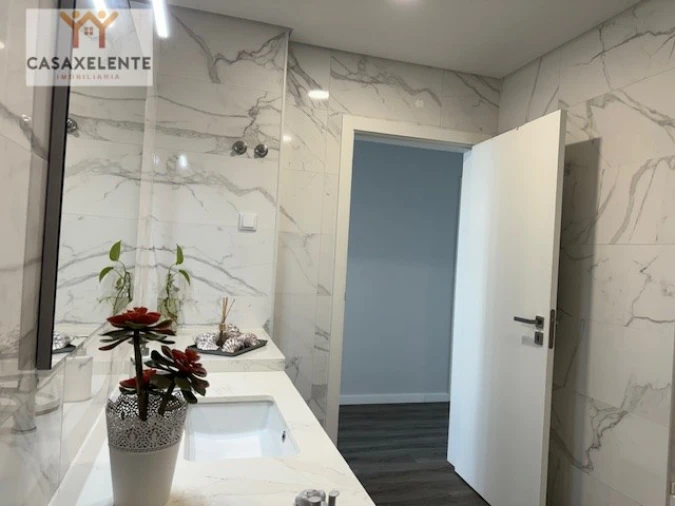 Apartamento T3 para Venda em Pontinha e Famões Foto 20