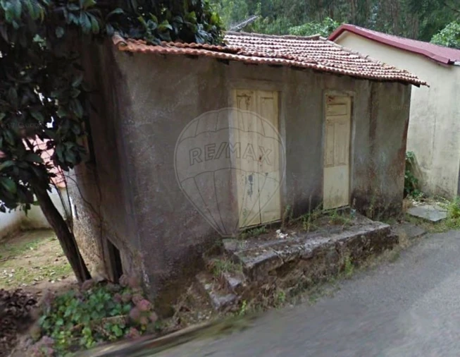 Moradia T2 para Venda em Caldas de São Jorge e Pigeiros Foto 1