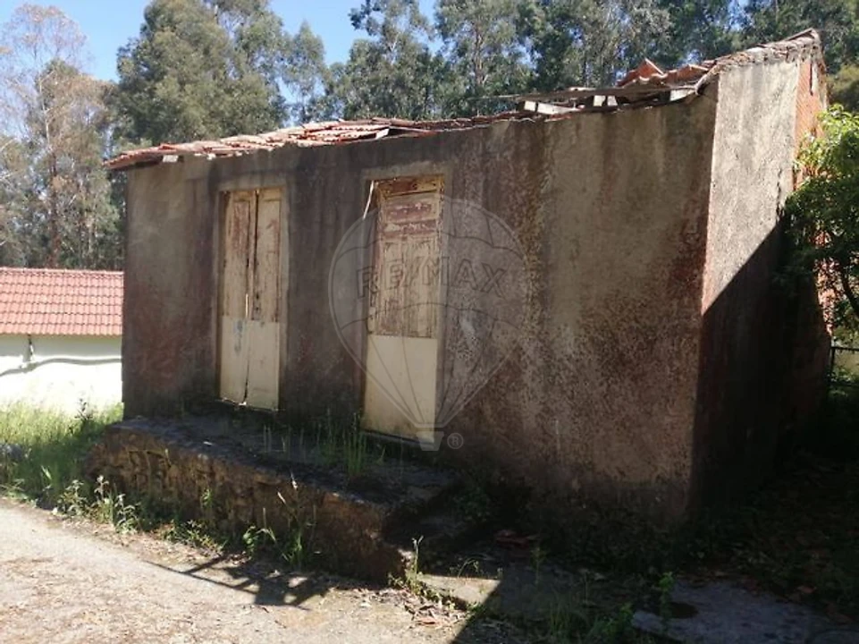 Moradia T2 para Venda em Caldas de São Jorge e Pigeiros Foto 2