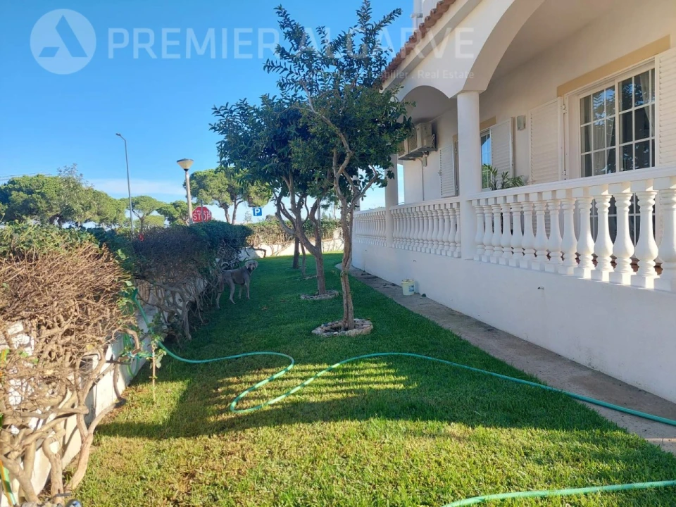 Moradia T5 para Venda em Montenegro Foto 17