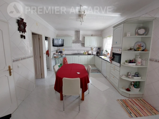 Moradia T5 para Venda em Montenegro Foto 10