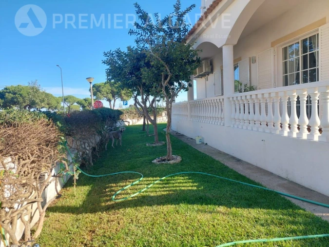 Moradia T5 para Venda em Montenegro Foto 17