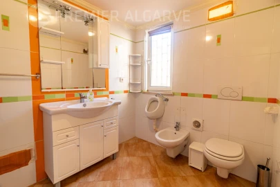 Moradia T4 para Venda em Santa Barbara de Nexe