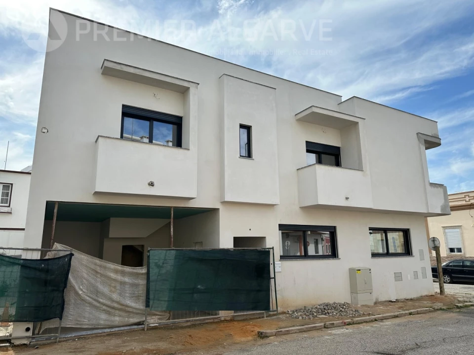 Moradia T3 para Venda em Faro (Sé e São Pedro) Foto 1