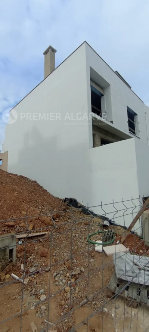 Moradia T3 para Venda em Moncarapacho e Fuseta