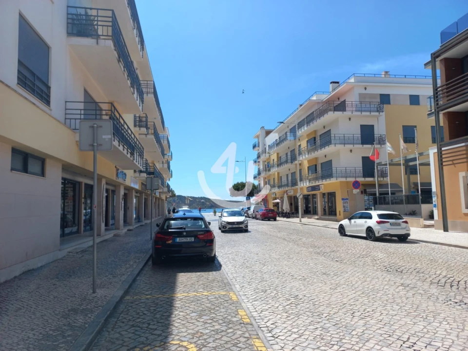 Armazém para Arrendamento em São Martinho do Porto Foto 1